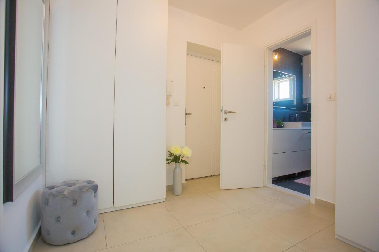 Luxury Villa Vibrass Split Exterior photo